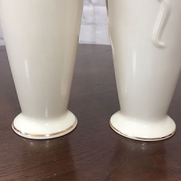 LENOX ROSEBUD COLLECTION gold trim cream Porcelain Vase Vintage set of two EUC - Picture 6 of 7